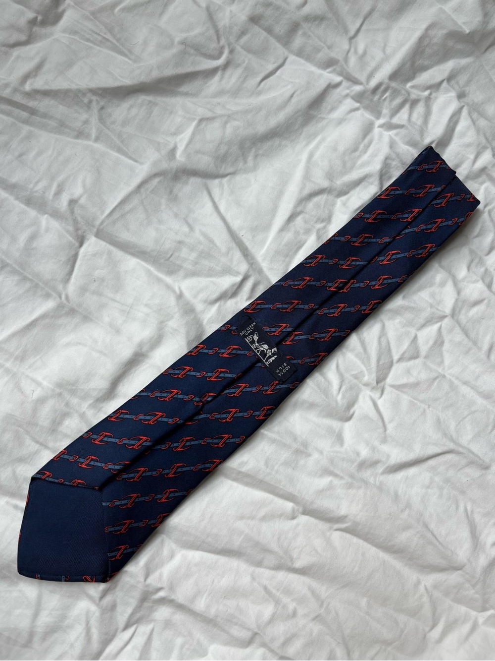 Hermes Men's Navy and Red Patterned Silk Tie
